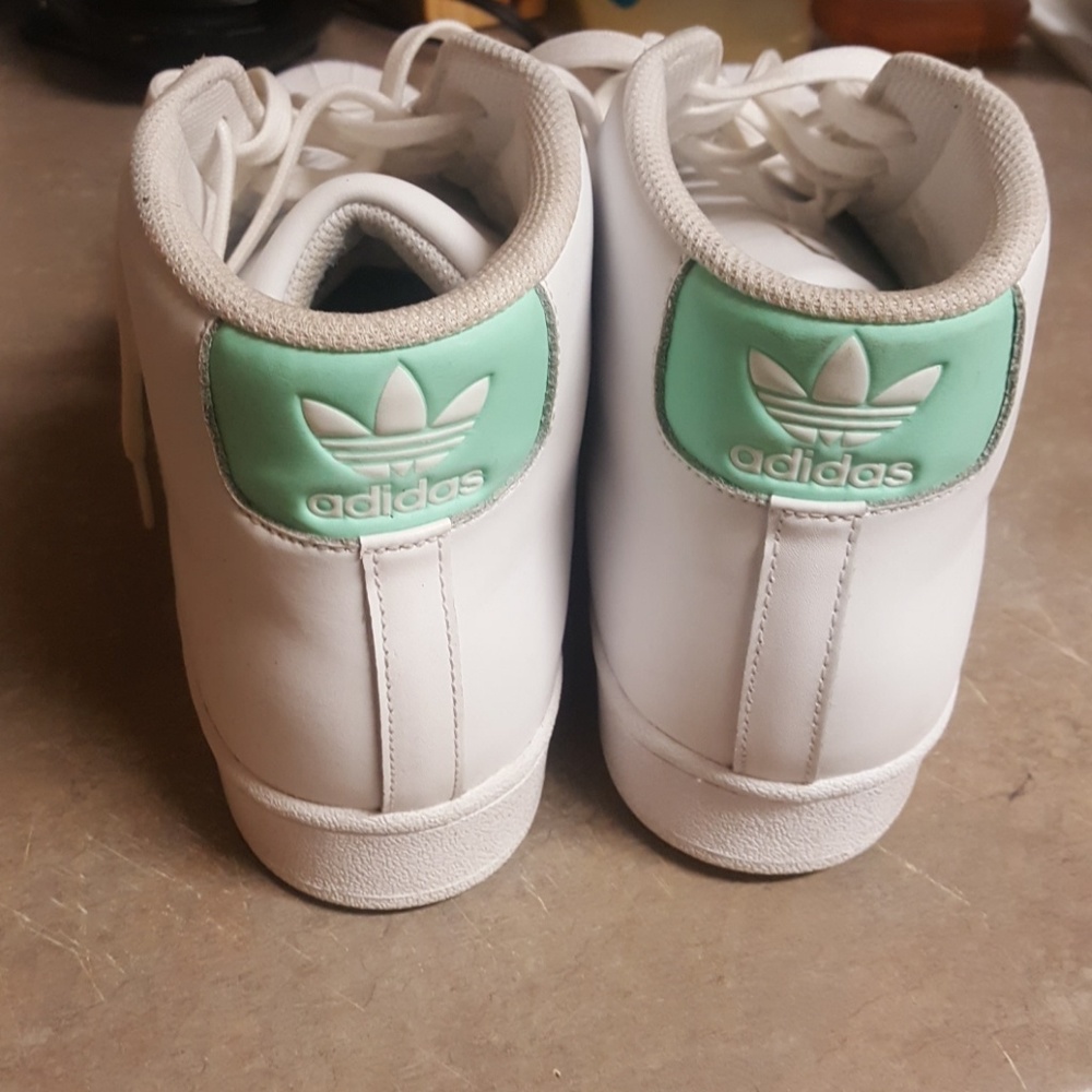 Shoes - Picture 3 of 4
